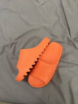 Enflame Yeezy Slides
