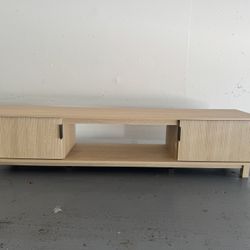 Walker Edison Arundo Fluted TV Stand - Coastal Oak 