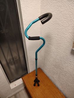 Adjustable offset walking cane