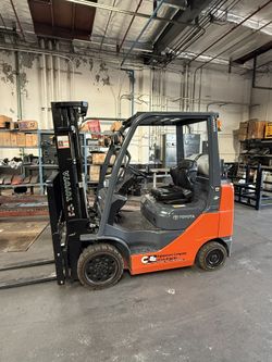 Toyota Forklift 5,000lb with ONLY 115 Hours