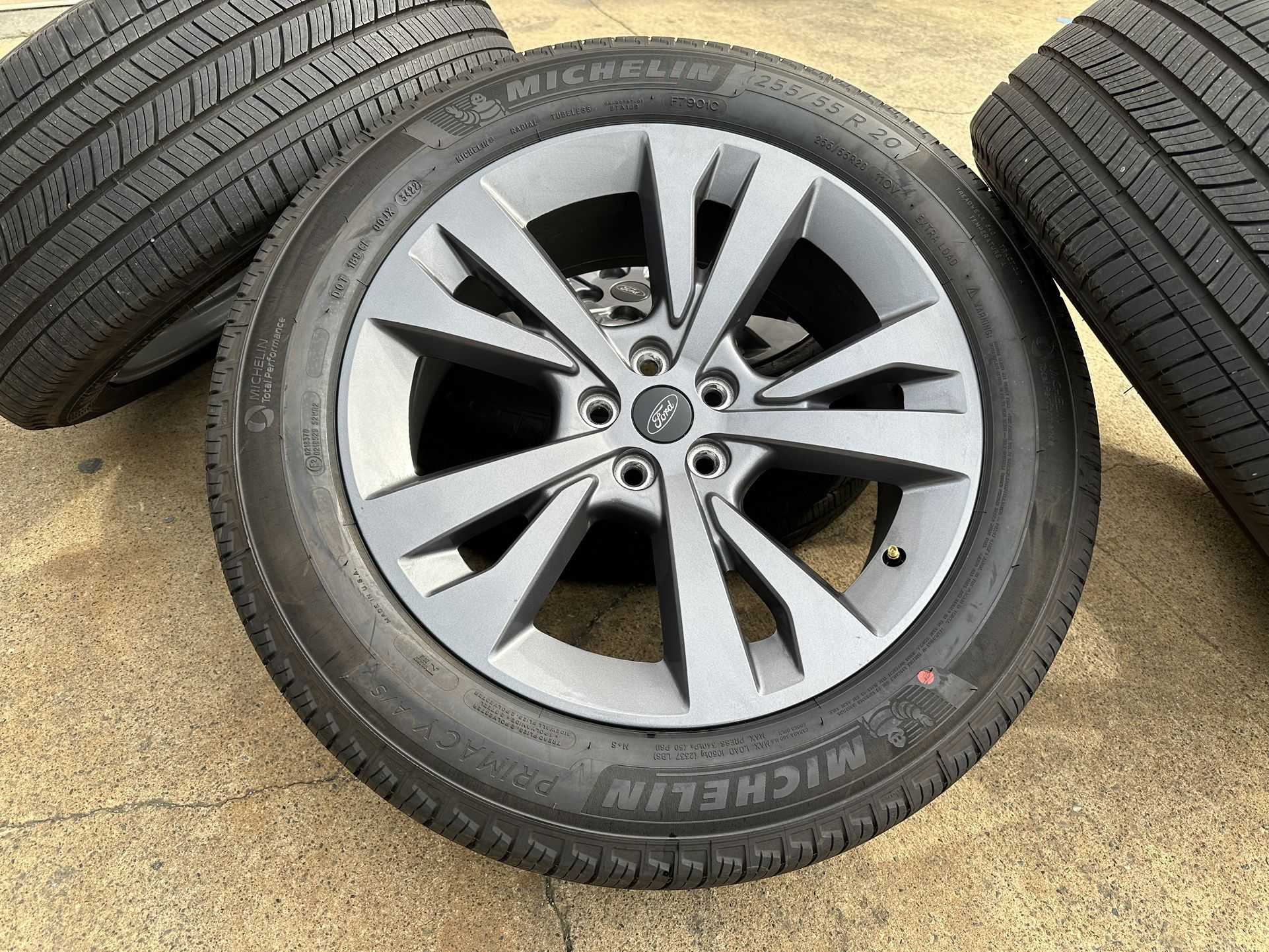 20" OEM 2021 Ford Explorer Wheels Michelin 255/50/20 100%