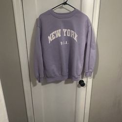 Lavender purple women’s sweater size small