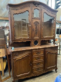French carved oak two-piece vaisselier