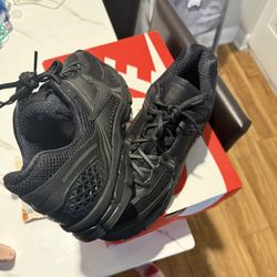 Nike Zoom Vomero  5