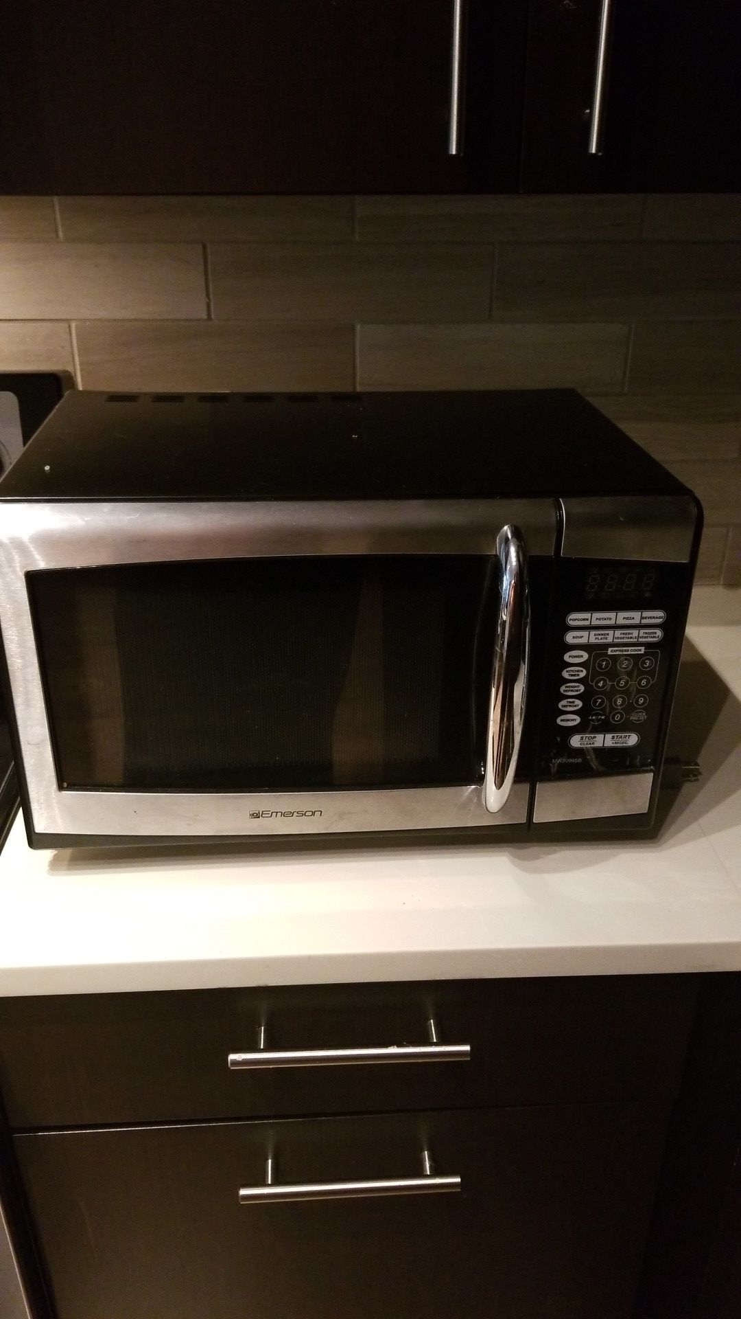 Emerson Microwave FULLY Functional