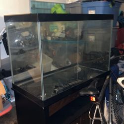 Fish Tank With Stand And Lids 65g