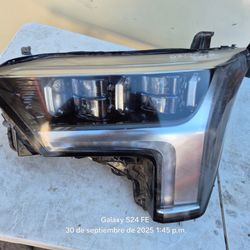 Toyota Tundra Left Headlight Xenon Oem