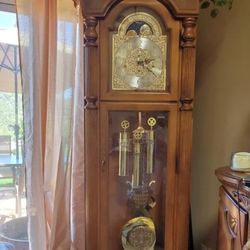 Howard Miller Grandfather Clock "Raymour" Broadmour