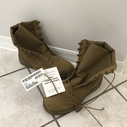 Miitary Boots. NEW. Size 10.5 Regular