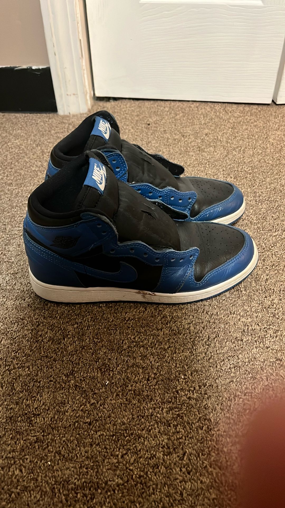 Air Jordan 1 “Dark Marina Blue”  Mid