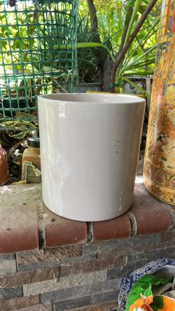 Ceramic pot