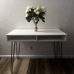 White Desk