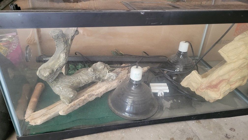 30 Gallon Reptile Terrarium 