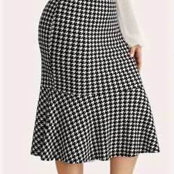 New Checkered Ruffle Mermaid Skirt Size M 