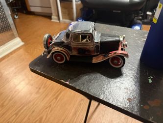 Diecast 1/18 scale garage find 32 3 window coup