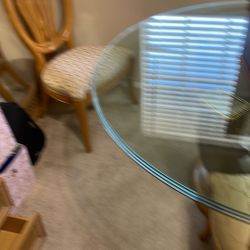 Table And Chairs.  Great Condition $200