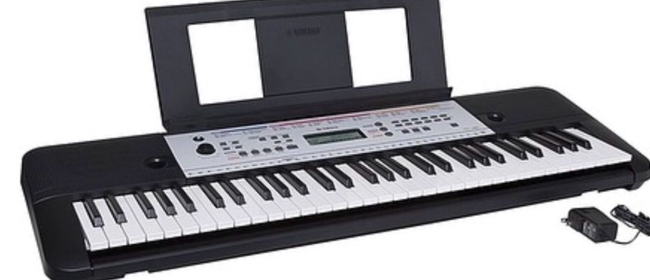 Yamaha YPT-260 Keyboard – Great Condition 60&