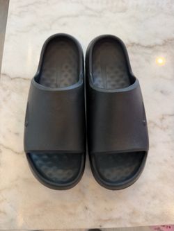 Nike Calm 2.0 Slides Size 10 But Fit Like 9.5 Black