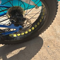 KIDS MONGOOSE BLUE BIKE ( FAIRLY USED BUT CLEANED ) CASH ONLY 