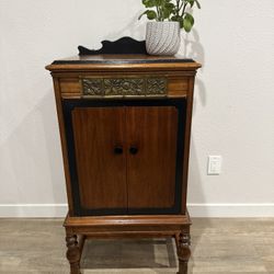 HANDSOME Cabinet - Victrola phonograph cabinet - 2 shelves - Bar Storage - delivery available