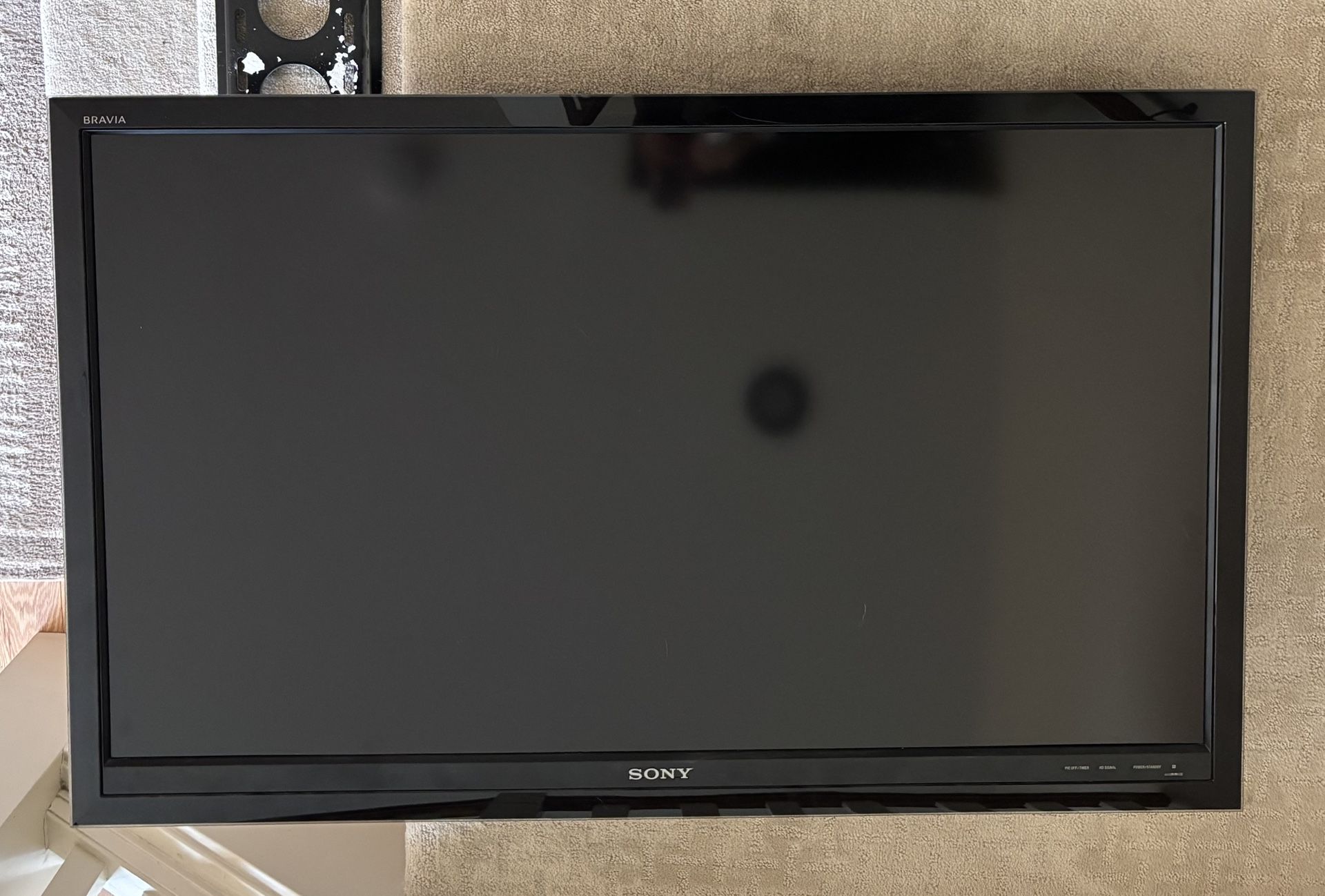 45 Inch Sony Bravia TV With Wall Mount