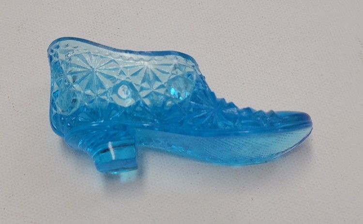 VINTAGE BLUE GLASS SHOE