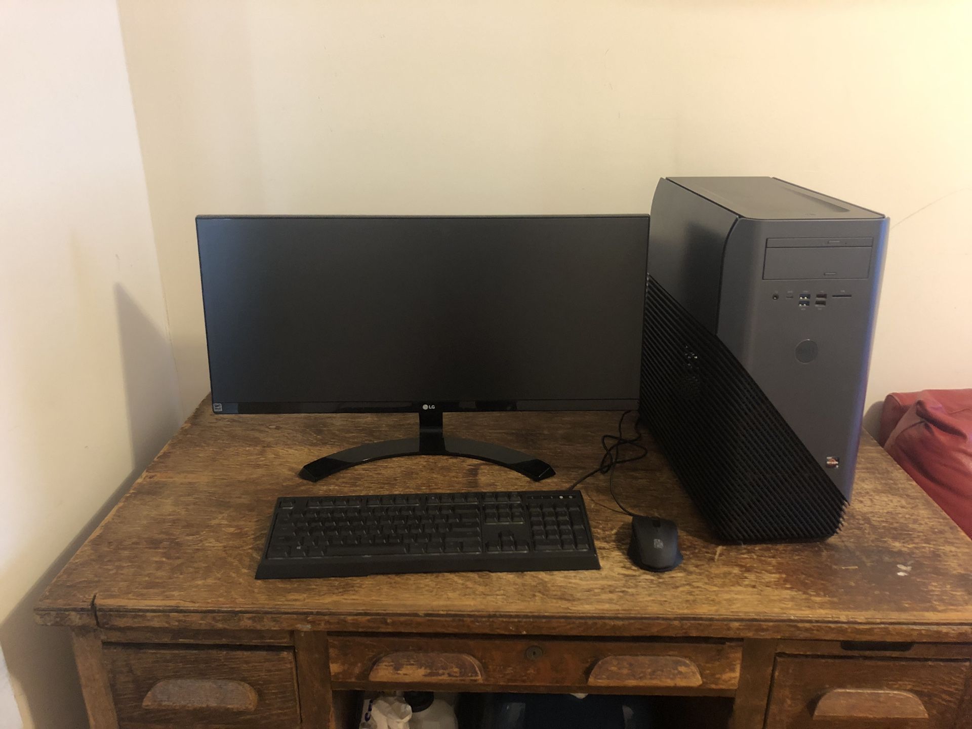 Dell Ryzen 7 with LG flat screen, keyboard and mouse