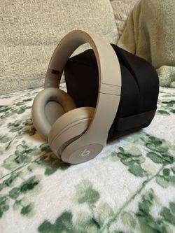 Apple Beats Studio Pro