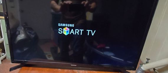 Samsung 32-inch LED Smart HDTV
