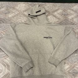 Essential hoodie