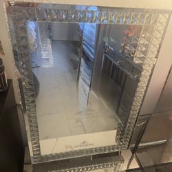 Impressions Vanity Diamond Collection Princess Illuminated Mirror 