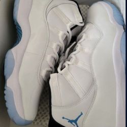 Jordan 11 Ledgend Blue Size 9,10.5