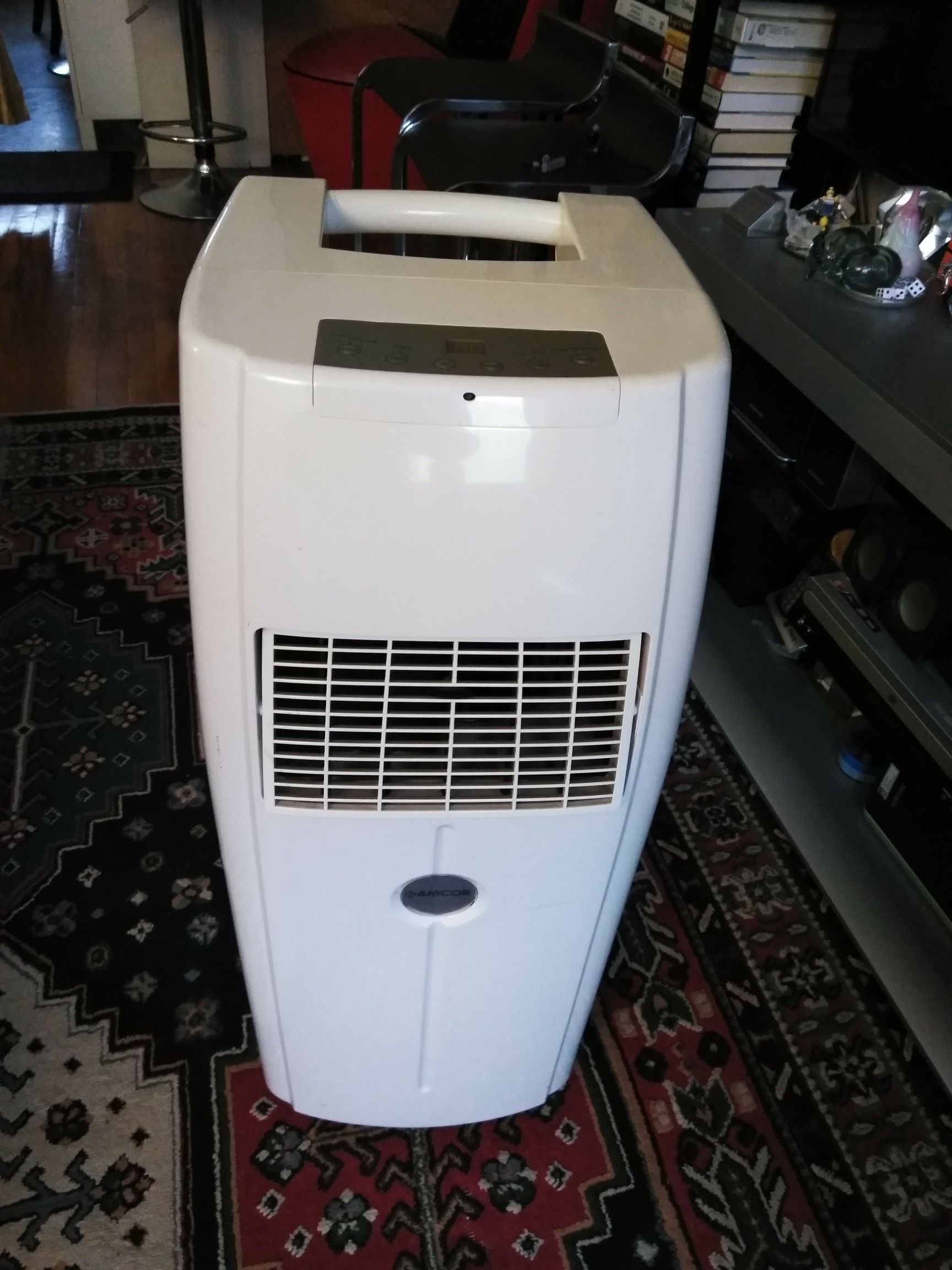 Amcor 11000 BTU Portable air conditioner with window kits