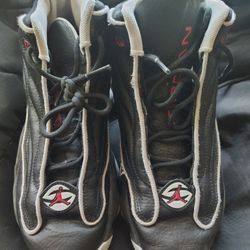 $10 Shoes 15 Table. Boys Size 6-7 Message For Bundle Deal 