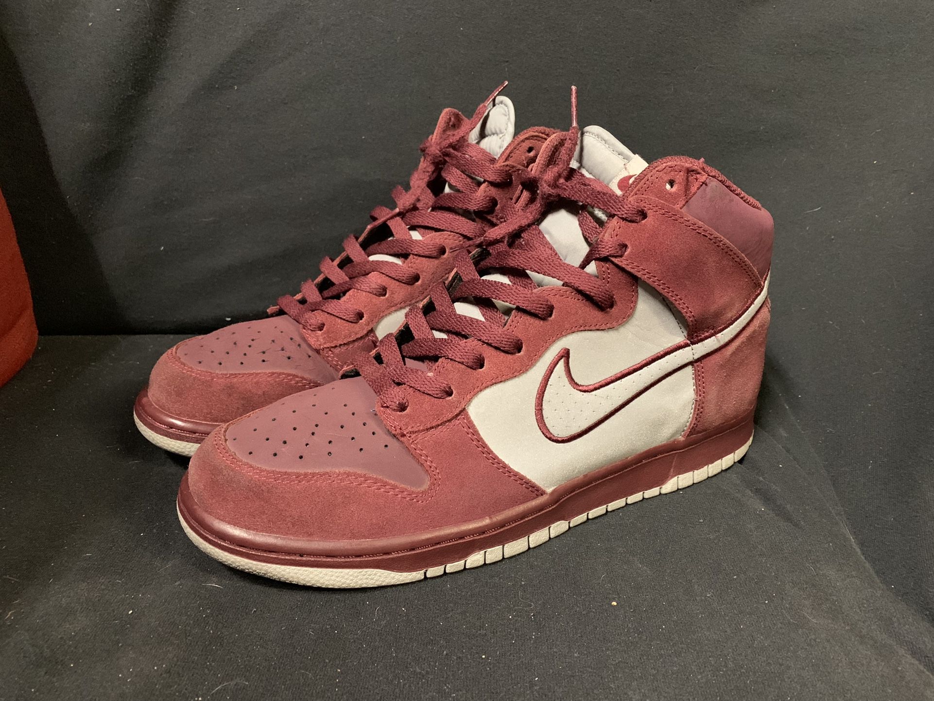 Nike Dunk High Maroon 3M Reflector Size 11.5 Men’s RARE Burgundy and Reflective 3M Pretty Good condition. 