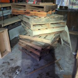 11 Free Pallets