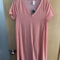 West Loop Women’s Dress T Shirt 