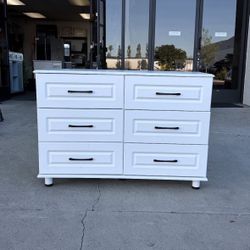 Brand New White 6 Drawer Bedroom Dresser 44.25” X 15.55” X 30.39”