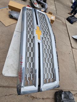 Chevy Silverado 1500 grille Oem