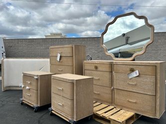 Furniture of America 6pc Bedroom Set QUEEN $1500 OBO