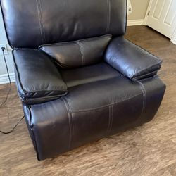 Leather Electric  Fully Reclining Oversized Chair