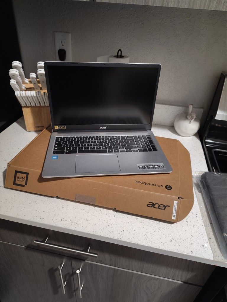 Chromebook Laptop