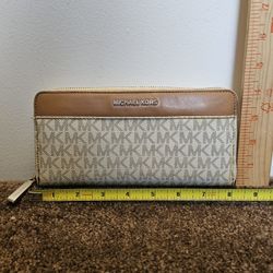 Michael Kors MK Mercer Signature Logo Large Wallet Vanilla
