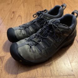 KEEN shoes size 10 
