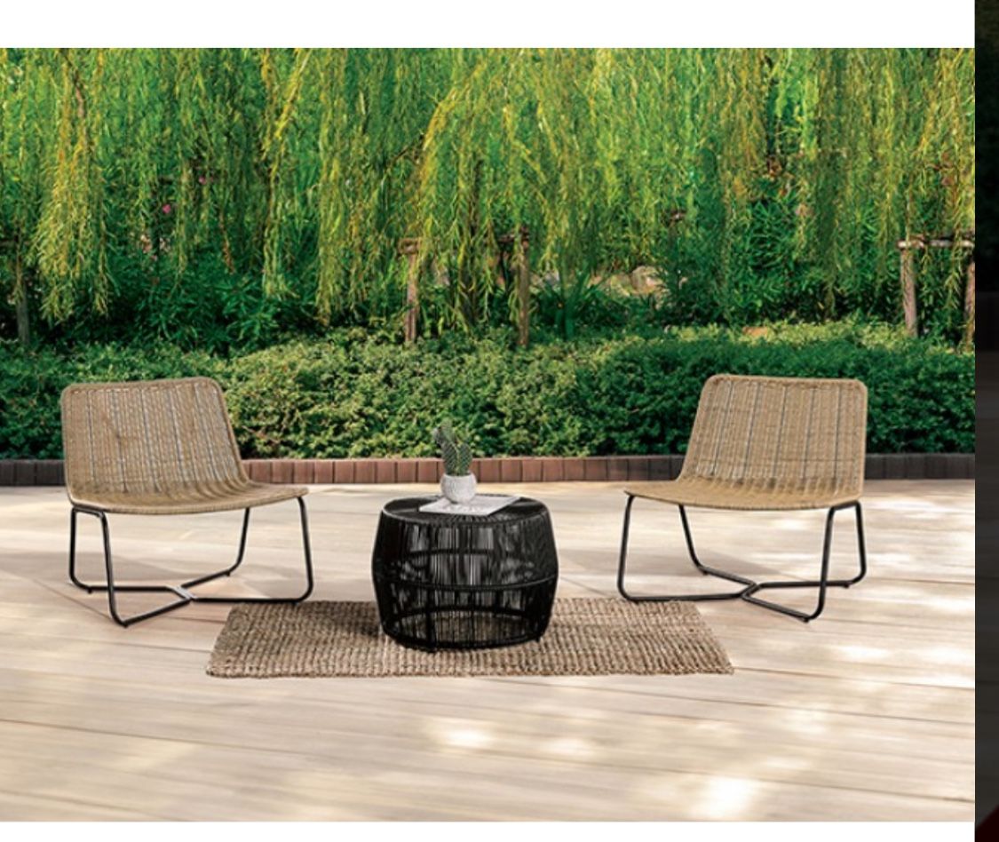 New Outdoor Patio 3 Piece Conversation Set! Includes Free Delivery 🚚!