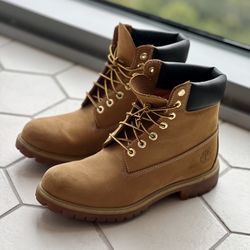 Men’s Wheat Timberland Timbs Boots - Size 10