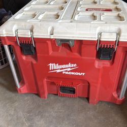 48-22-8462 PACKOUT™ 40QT XL Cooler