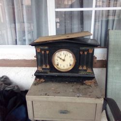 Sessions wall mantle clock