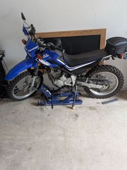 2014  Yamaha xt250 with riding gear, bike lift and motorcycle carrier