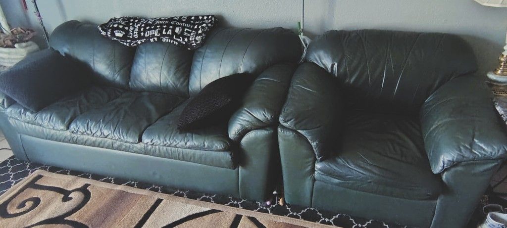Gorgeous Leather Sofas (With Pull Out Bed )